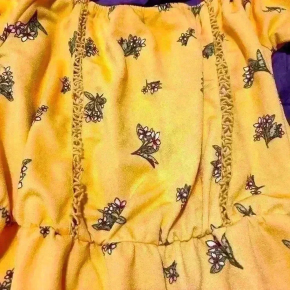 Kendall and Kylie yellow floral romper - Picture 2 of 3